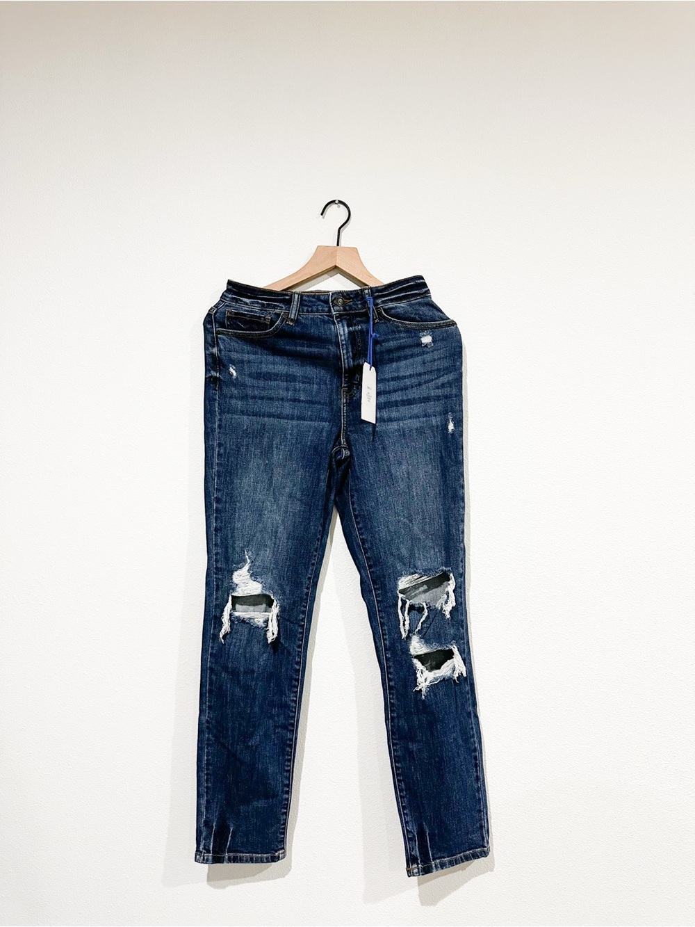 NWT eunina Dark Wash Distressed Women's Jeans - Blue